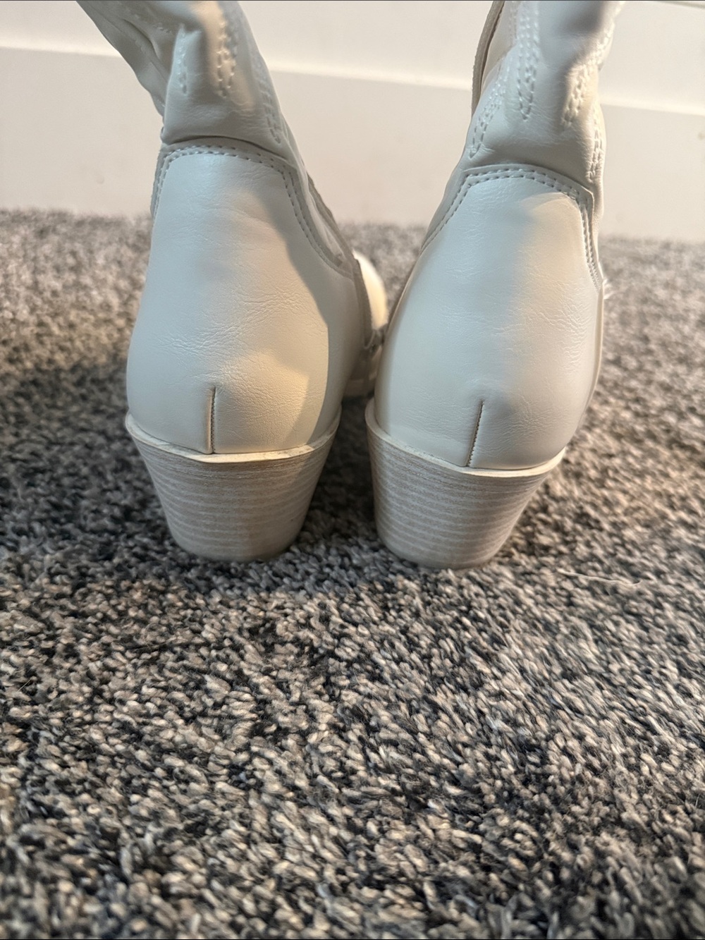Madden NYC Women’s White Cowboy Boots Size 10 Western Embroidered Mid Calf - Picture 9 of 10